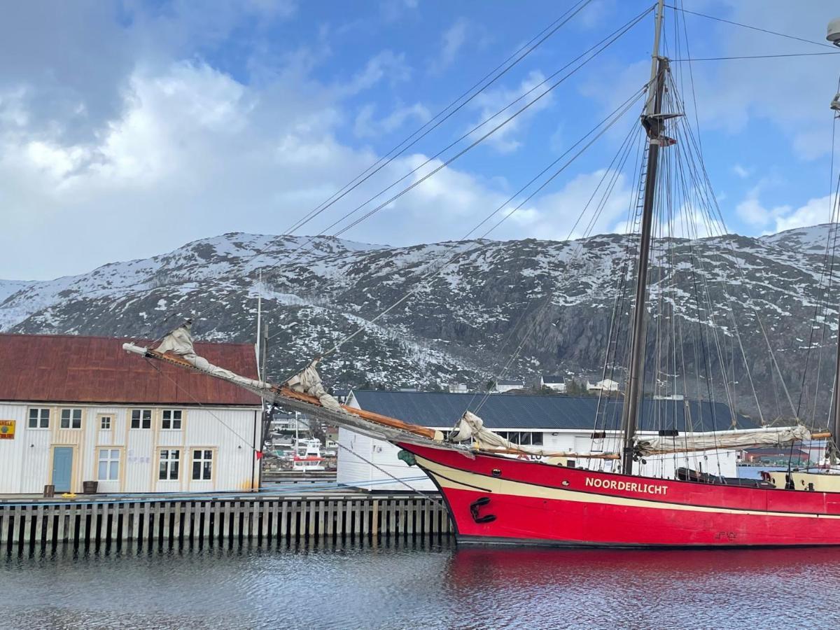 1. Etg I Dampskipsbrygga, Lodingen Havn Exteriör bild