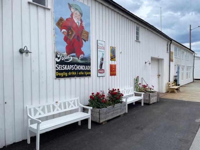 1. Etg I Dampskipsbrygga, Lodingen Havn Exteriör bild