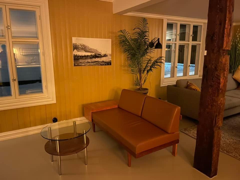 1. Etg I Dampskipsbrygga, Lodingen Havn Exteriör bild